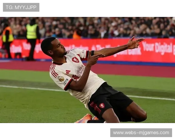 查洛巴头球破门,十人切尔西血性逼平枪手 查洛巴头球破门,十人切尔西血性逼平枪手